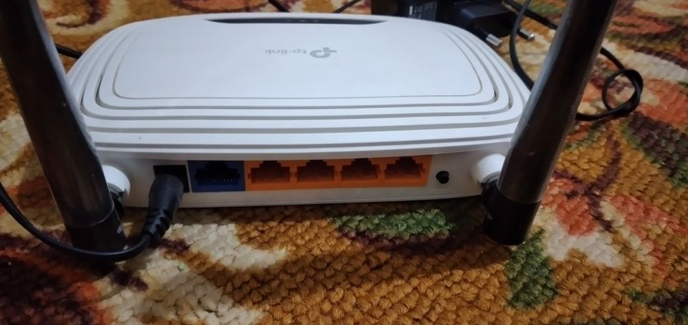 Роутер TP-Link TL-WR841N N300 с режимом точки доступа, скорость до 300