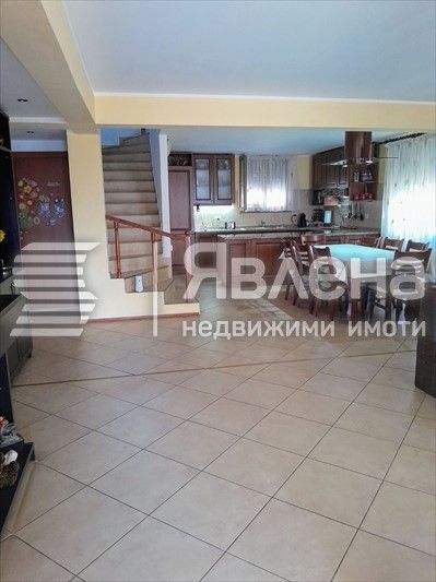 Продава се Къща в Стралджа - 200 кв.м за 1235 €/кв.м - Снимка #8