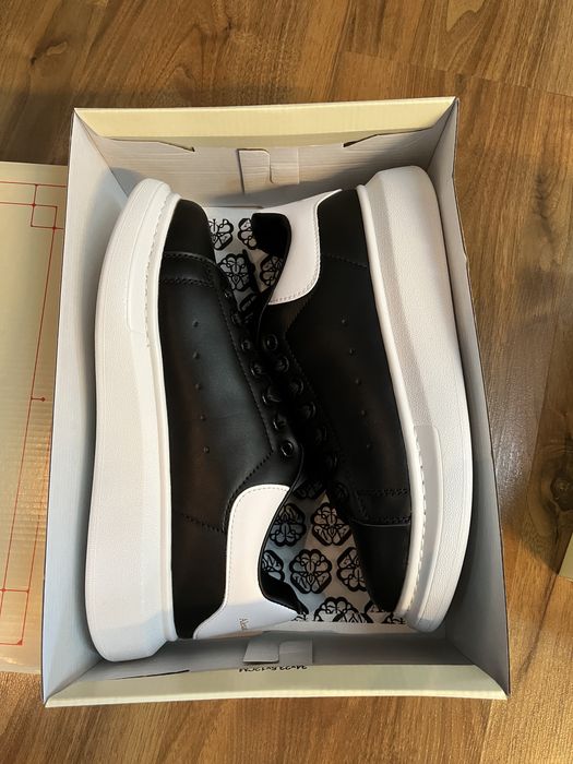 alexander mcqueen alb cu negru marimea 42 noi nouti in cutie