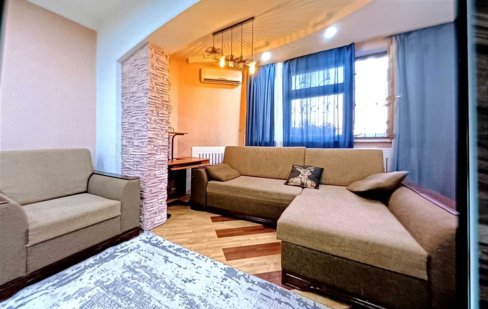 Диван угловой с креслом в хорошем состояниии