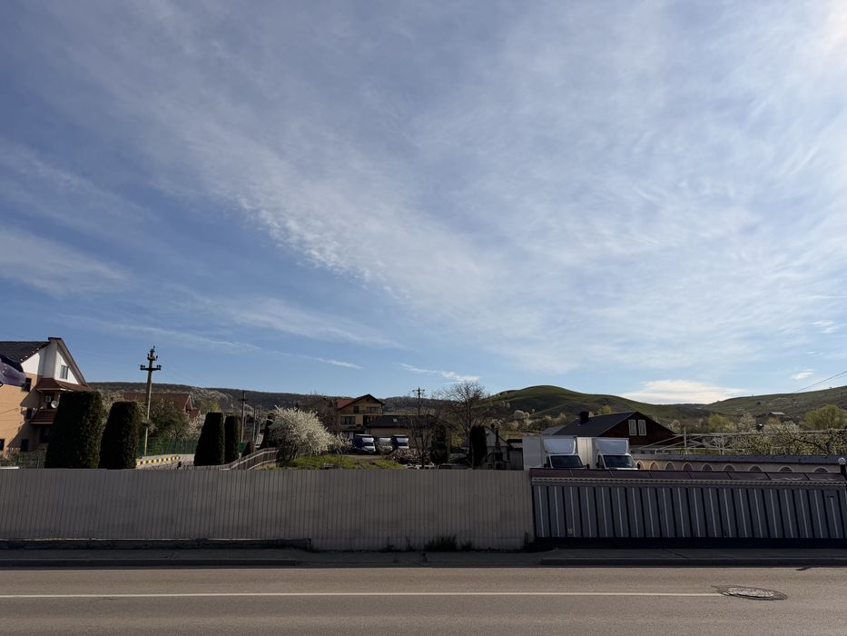 Teren de vanzare la 4 benzi