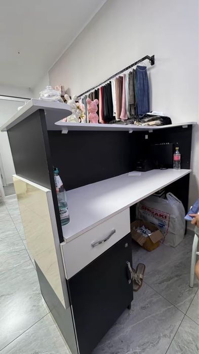 Оборудование для магазина одежды