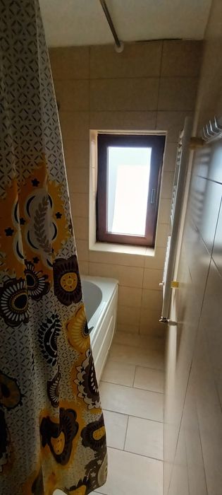 Persoana fizica închiriez apartament decomandat cu 2 camere  mobilat și utilat