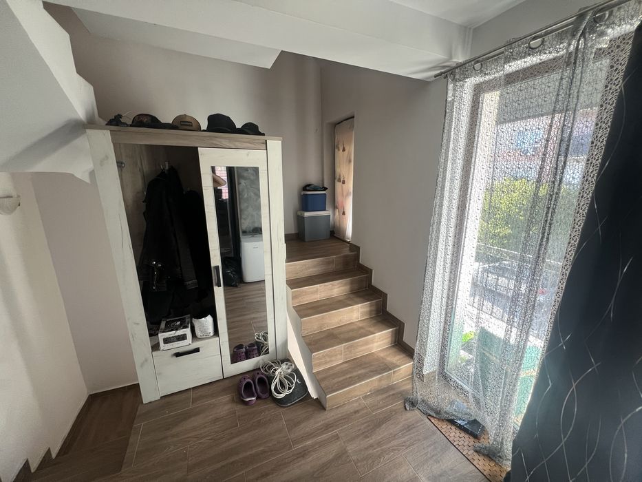 Casa cu spatiu comercial la parter