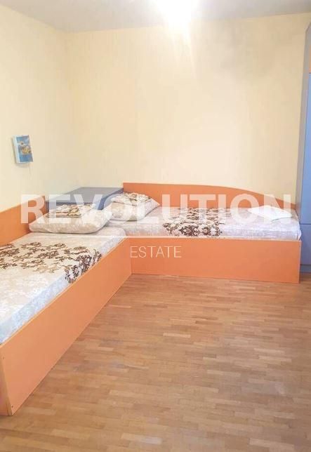 Тристаен апартамент в района на Лятно кино Тракия!