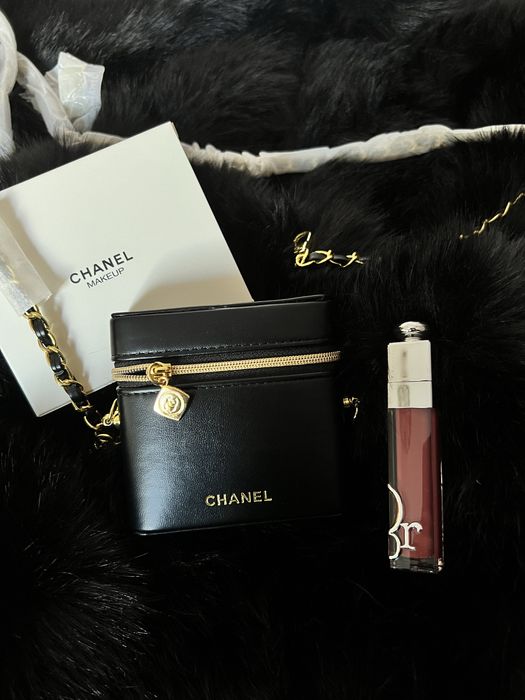 Чанти на марка Dior,Chanel и чадър