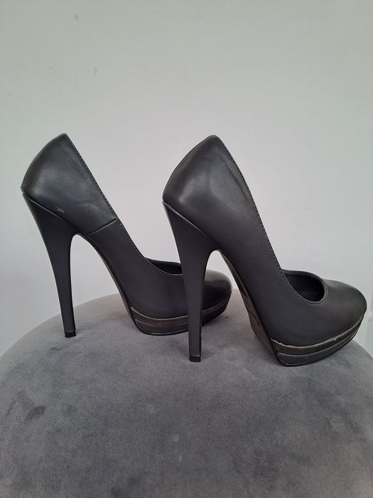 Pantofi gri inalti