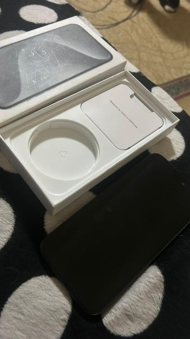 Продаю телефон айфон