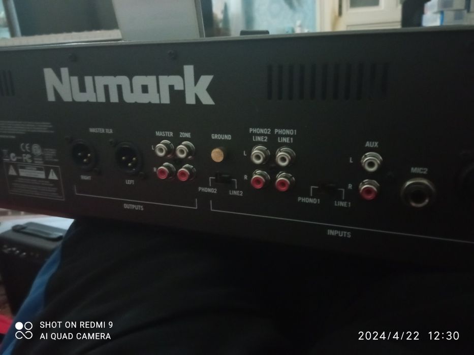 Vând mixer Numark