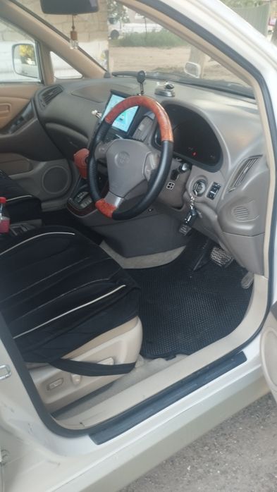 Продам Тойота Хариер