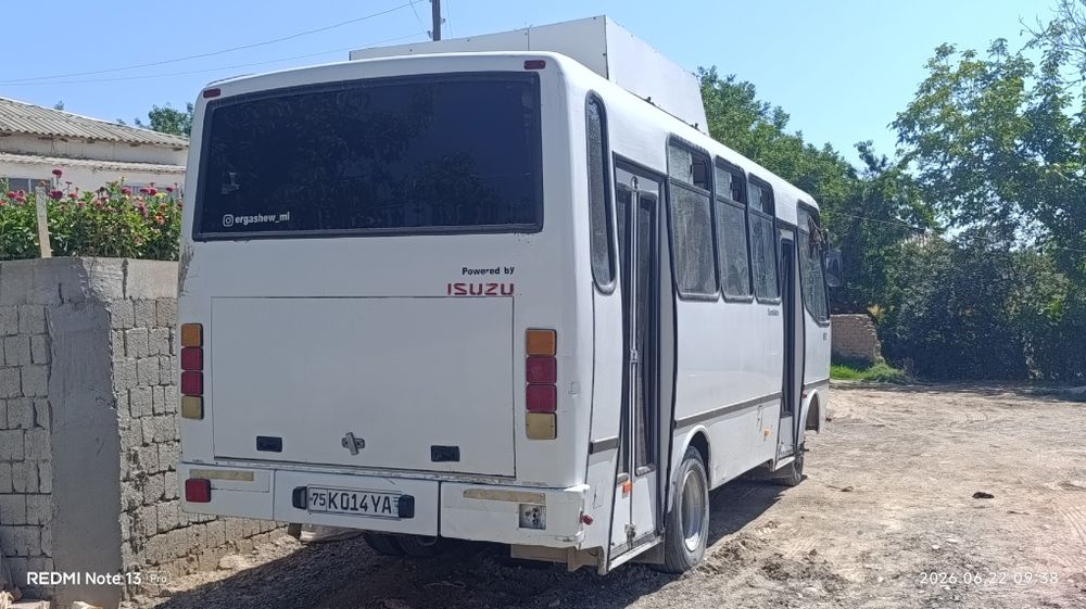 Isuzu avtobusi np 37