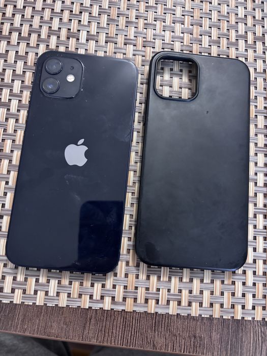 Продавам iphone 12 64 gb