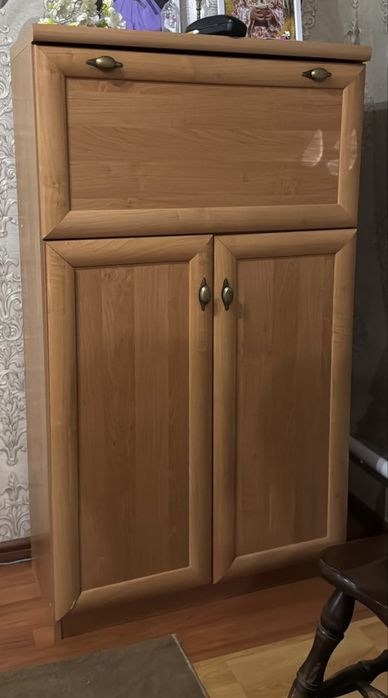 Продам стенку в отличном состояний!