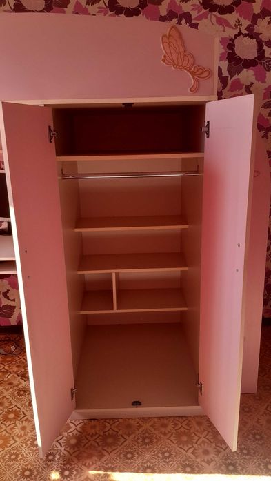 Продается двухъярусный кровать для девочки