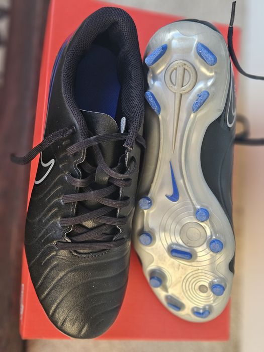 Бутонки     Nike