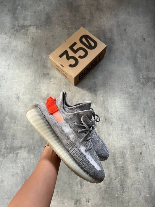 Yeezy Boost 350 V2 Tail Light