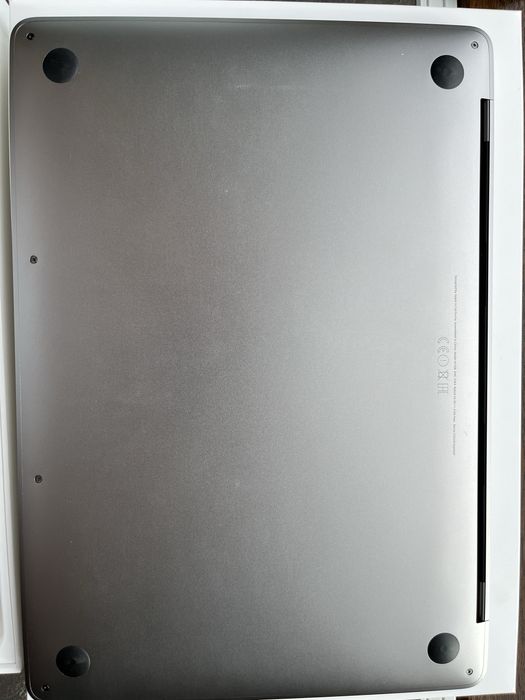 Лаптоп Apple MacBook Pro 13