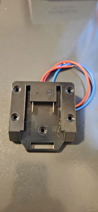 Adaptor universal Parkside pentru acumulatori X20V
