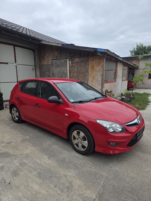 Hyundai i30 1.4 Benzină euro 5  | 2 seturi anvelope