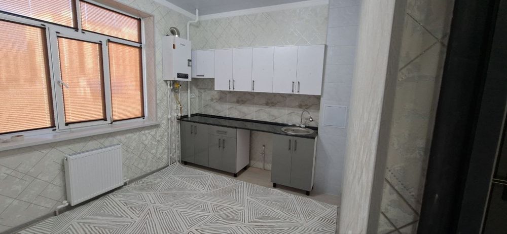 Zarafshon shahar 2 xonali kv sotiladi. Manzil 14/33A. Qavat: 1 Xona:2