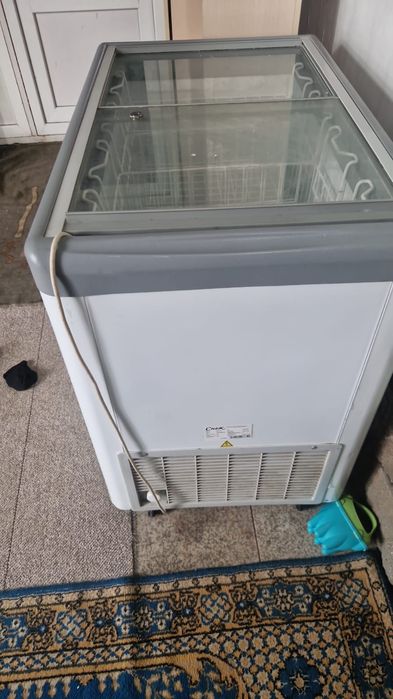 Продам морозильник снежка