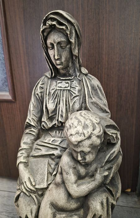 Statuetă deosebită Michelangelo Buonarrati Madonna Fecioara Maria cu Pruncul Iisus Sedes Sapientiae din ceramică fină, din anii 1950.