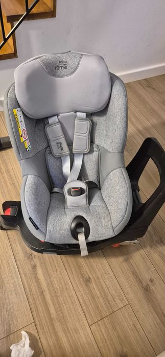 Scaun Britax Romer Dual Fix M