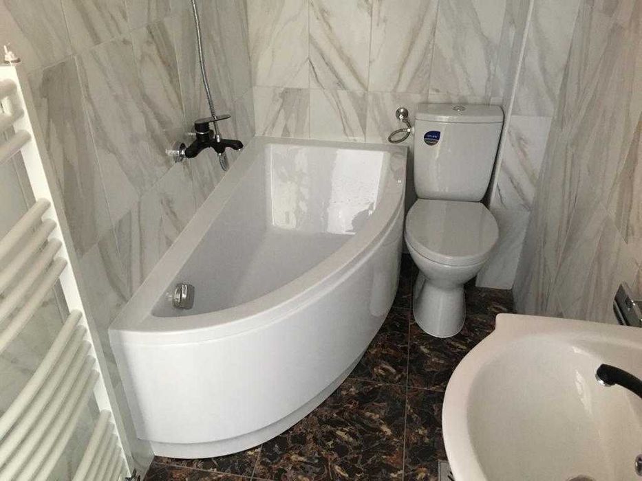 Vând două căzi Besko Praktika asimetrice noi, cu dimensiunile 140/70