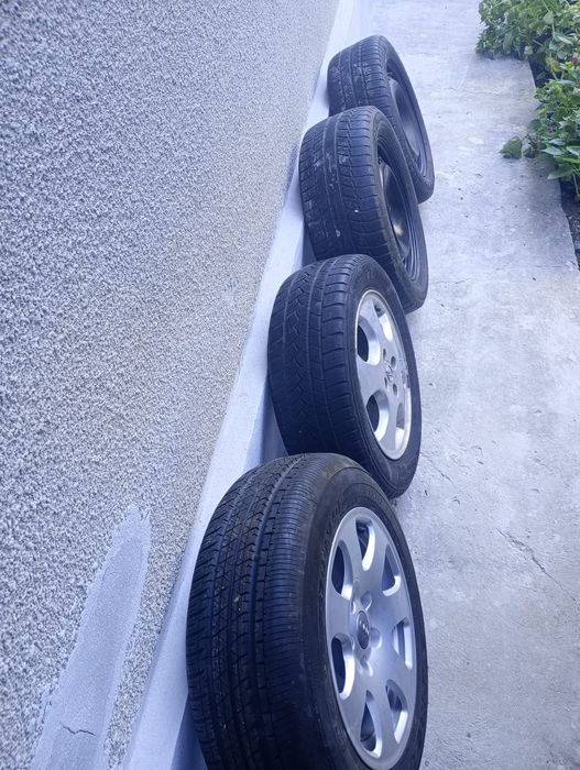 Vând 6 cauciucuri cu jante 100 lei