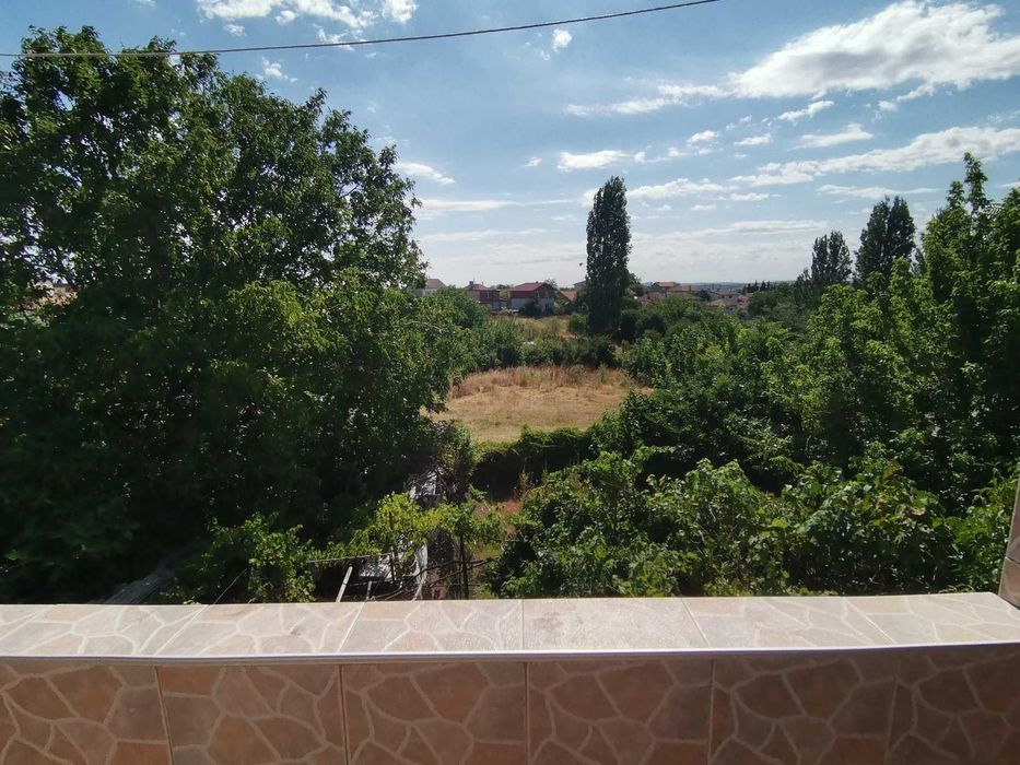 Продавам два етажа от къща - Хасково, Република