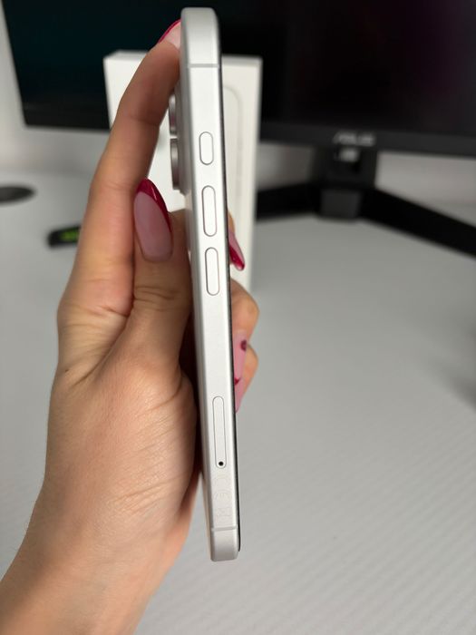 Iphone 16 128GB - в гаранция