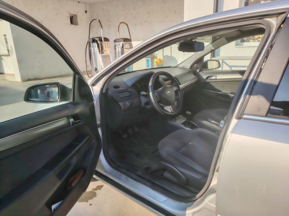 Vând Opel Astra h