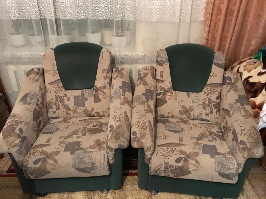Продам диван с креслами