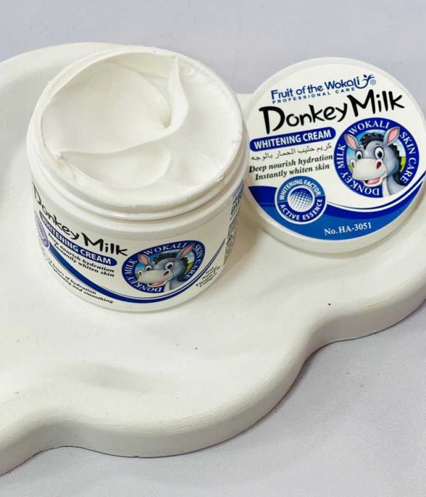 Избелващ и хидратиращ крем за лице,магарешко мляко Fruit of the Wokali