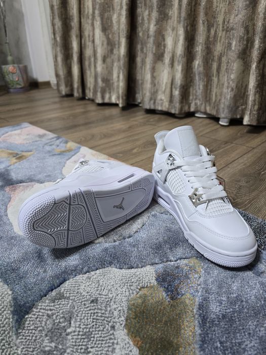 Air Jordan 4 Mărimea 36