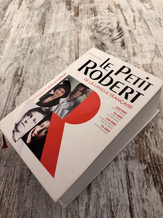 Le Petit Robert 2016