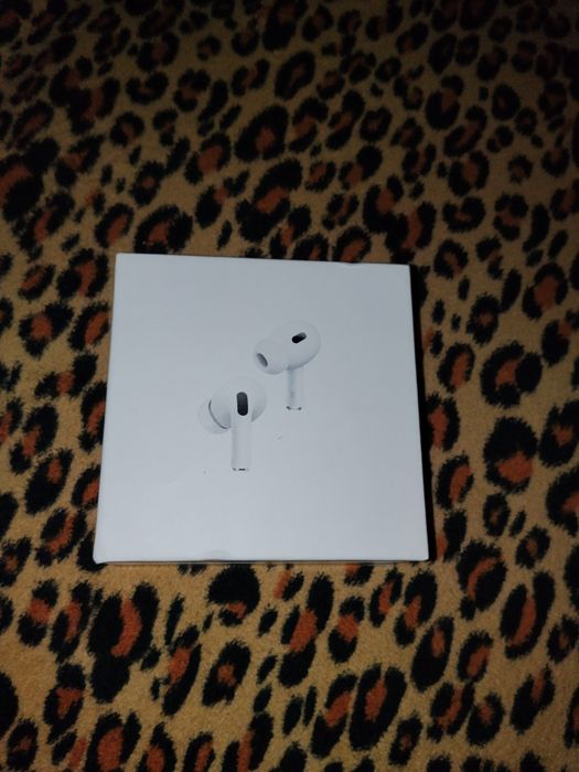 Airpods pro 2, desigilate pentru proba