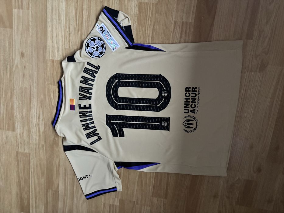 Tricouri de fotbal Barcelona sezon 25/26 (Lamine Yamal/Raphinha)