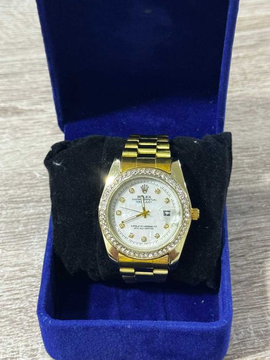 Луксозен дамски часовник Rolex Datejust Gold