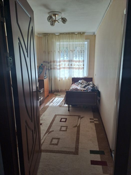 3 хотели уйти сотилади кимёгарлар кург'онида,продаётся 3х комнатная