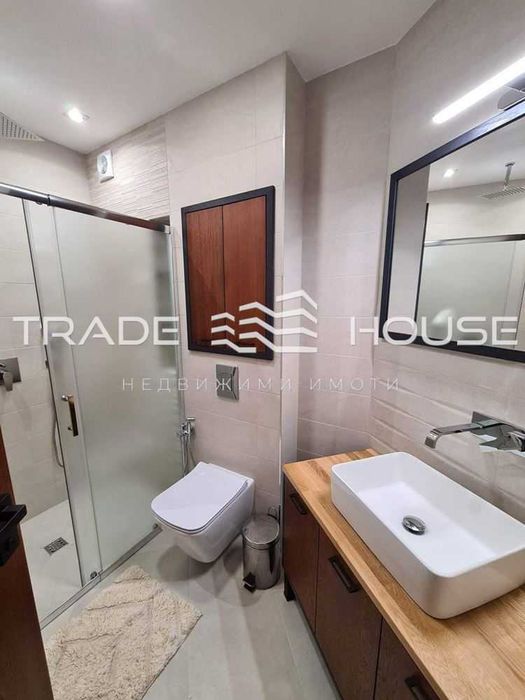 Дава се под наем Тристаен апартамент в Пловдив, Център - 120 кв.м за 800 € - Снимка #9