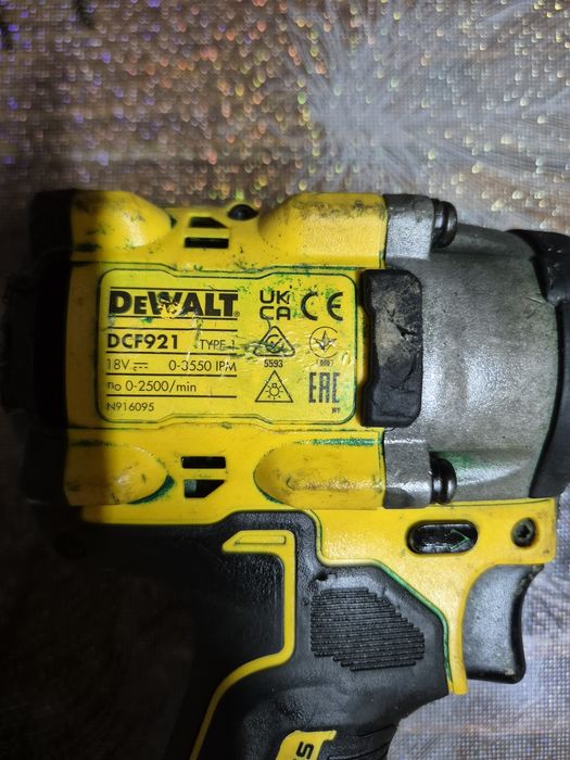 Cheie impact DEWALT  DCF 921 18 V
