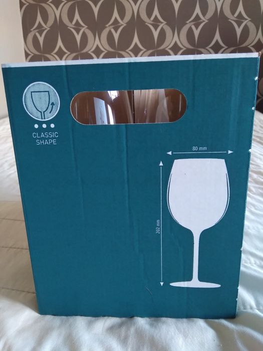 Чаши за бяло вино