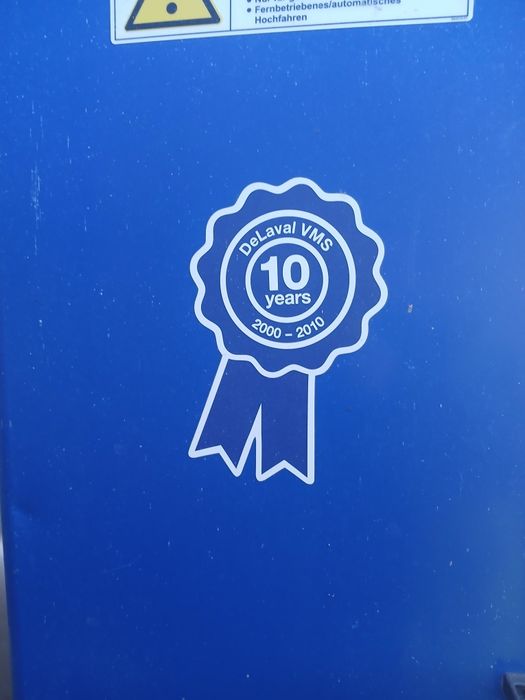 Роботи за доене на крави  Deleval