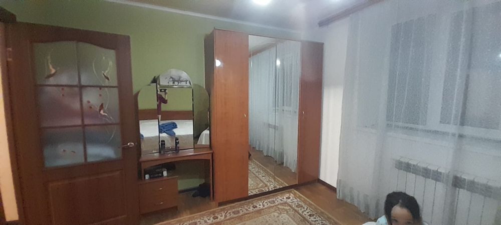 Продам спальный гарнитур