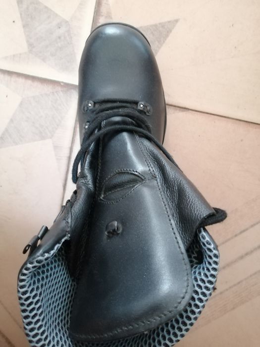 Bocanci mărimea 43