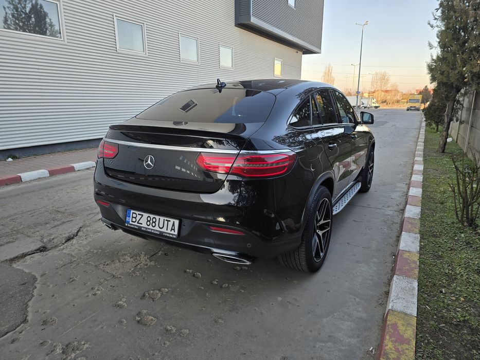 Mercedes Gle Coupe 
Pachet Amg , jante bicolor , distronic plus ,