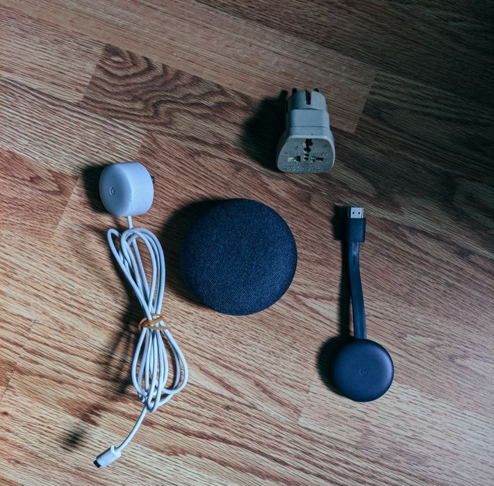 Boxa inteligenta Google Home Mini & Google Chromecast