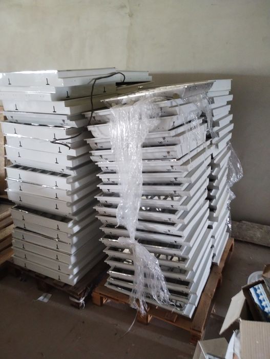 Лампи за окачен таван