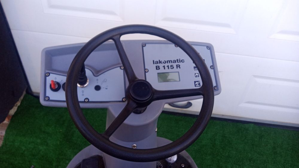 Masina de spalat pardoseli Hako B115